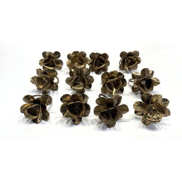 Vintage Napkin Rings Set of 12 Metal Flower Bronze Color Hand Painted Accents - Picture 1 of 13